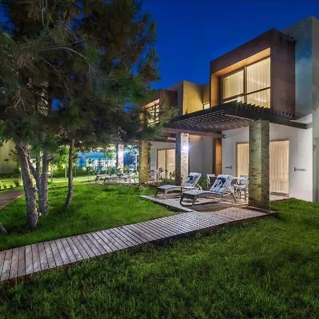 Concorde Luxury & Casino & Convention & Hotel