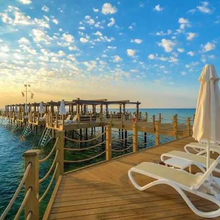 Concorde Luxury & Casino & Convention & 5*